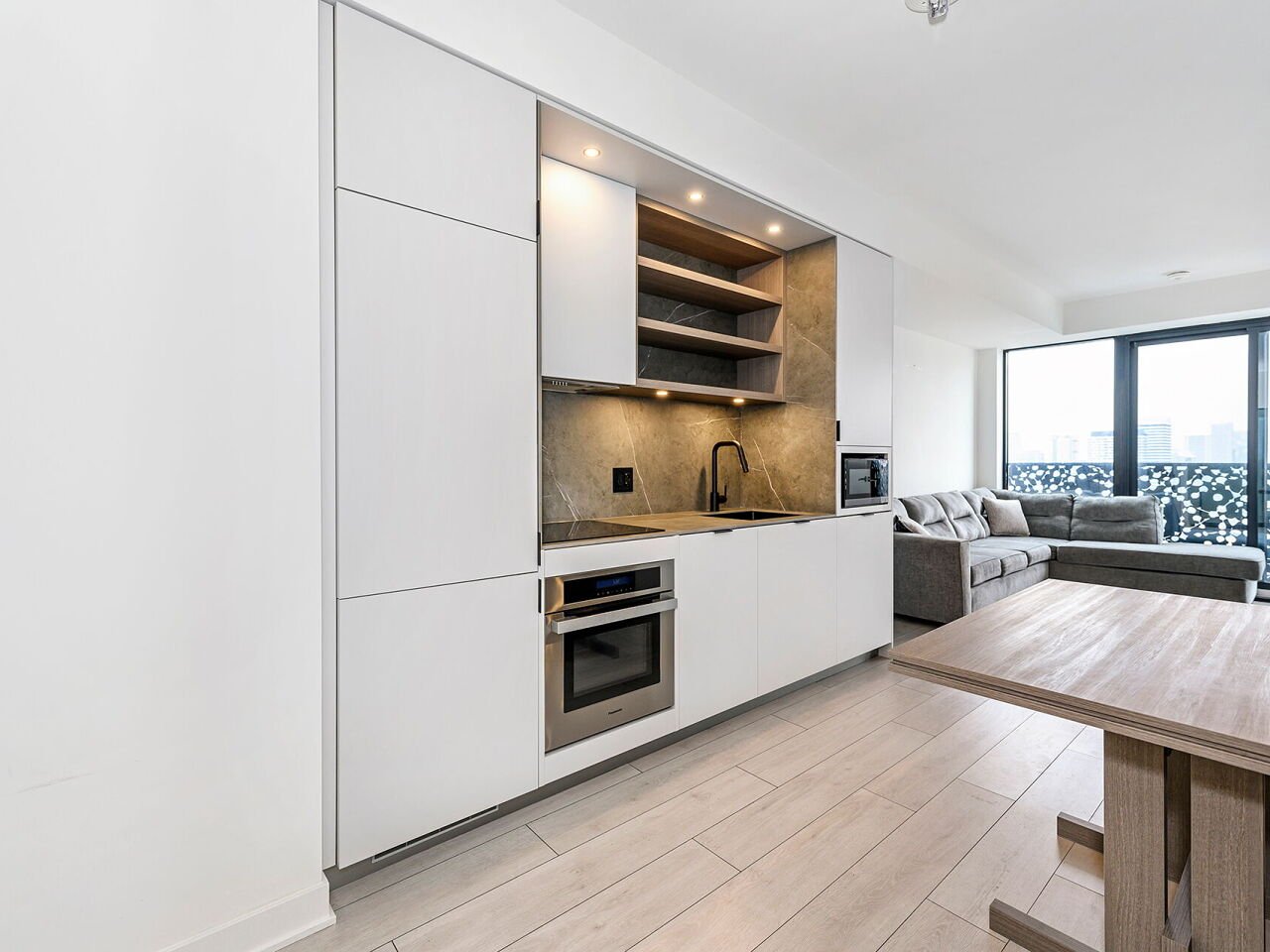 55 Charles St E Unit: 2604