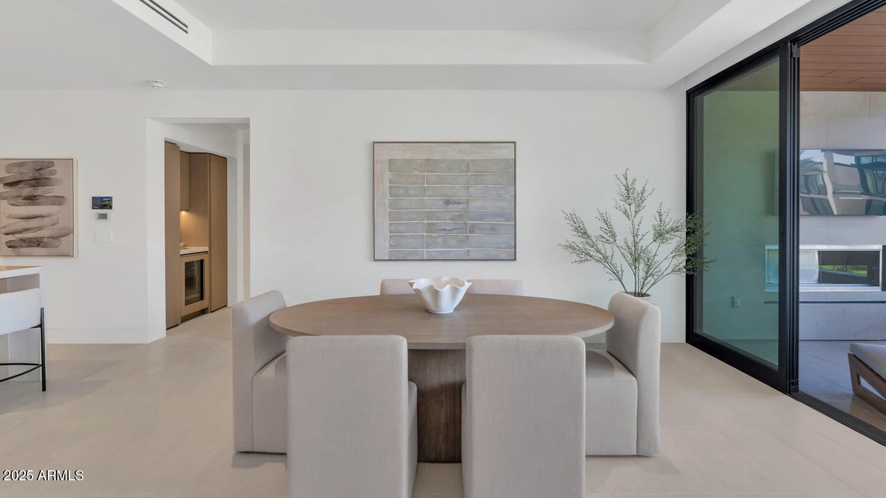 6587 N Palmeraie Blvd, #2007