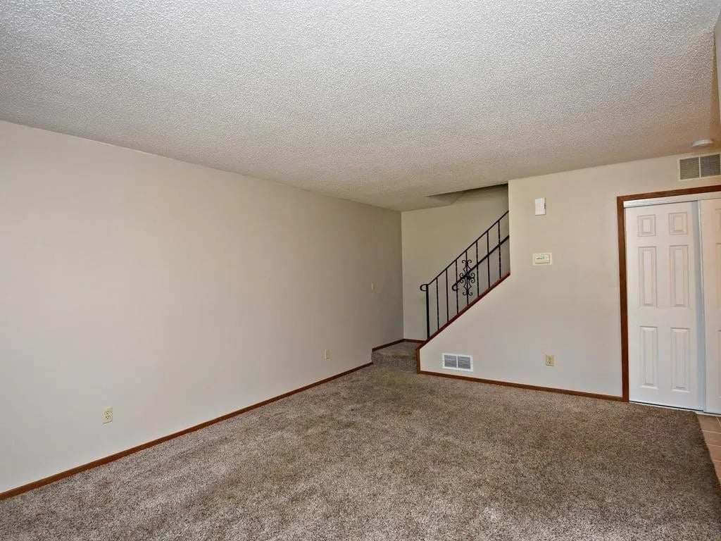 2519 Brookdale Ln