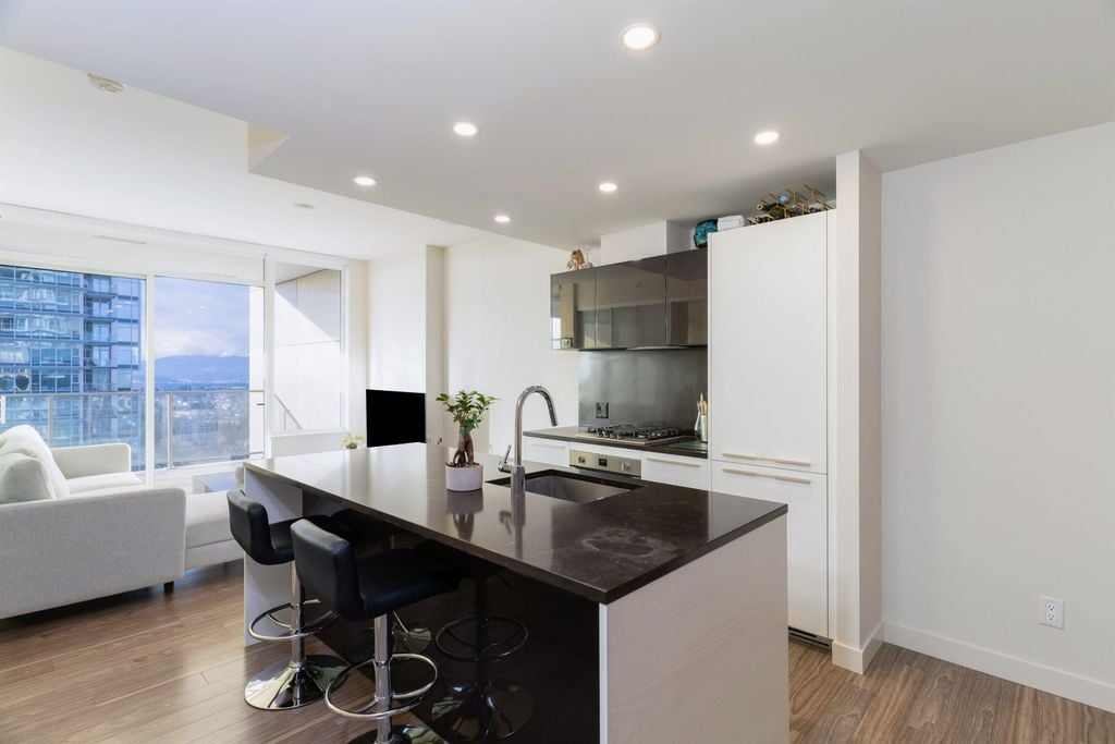 6383 Mckay Ave, #2007