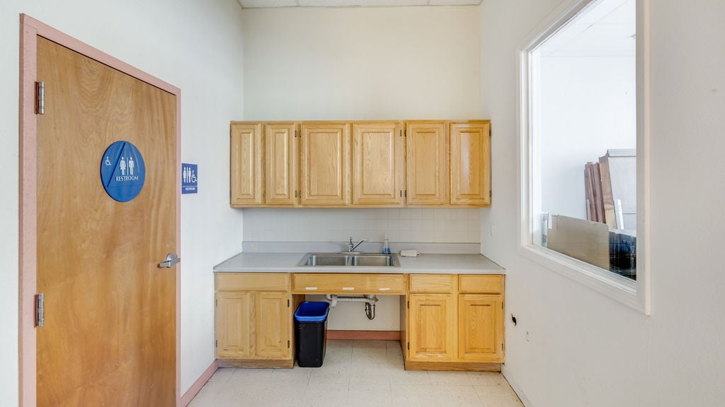 1469 Pacific Ave | 16,493 Light Manufacturing Warehouse