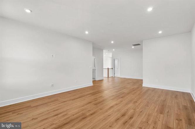 43290 Greeley Sq