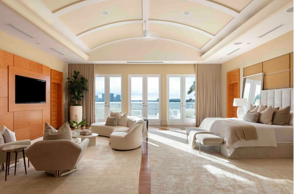 September 2025 | Inside 5940 North Bay Road: Miami’s Record $169 Million Listing on Billionaire’s Row