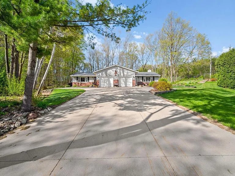 2120 Willowbrook Dr