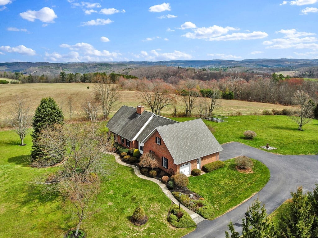12 Hillcrest Circle