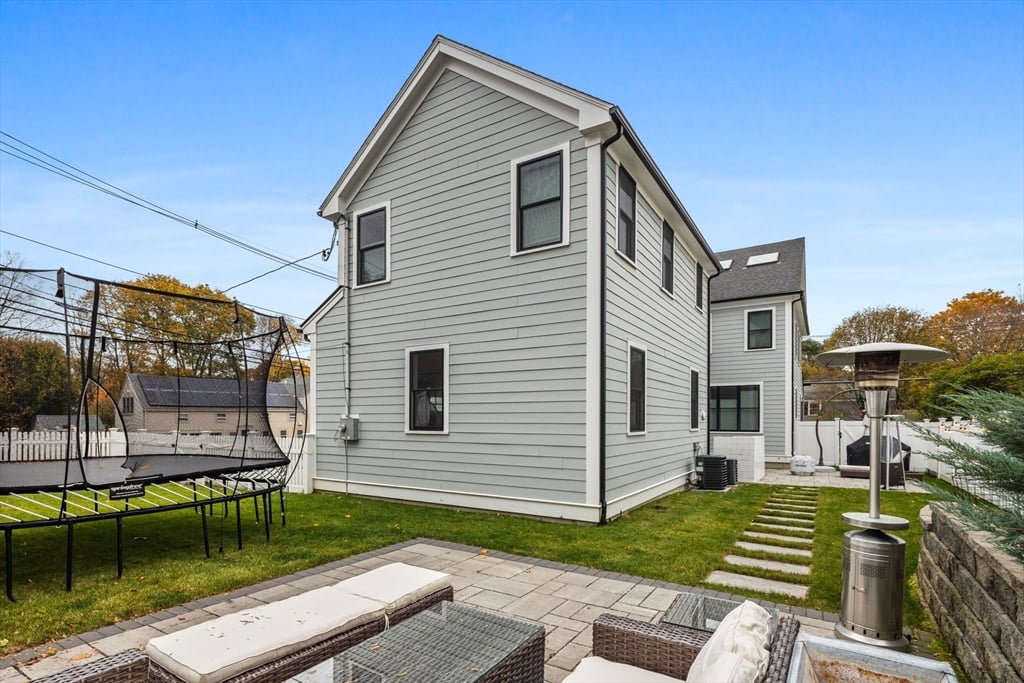 547 Webster St