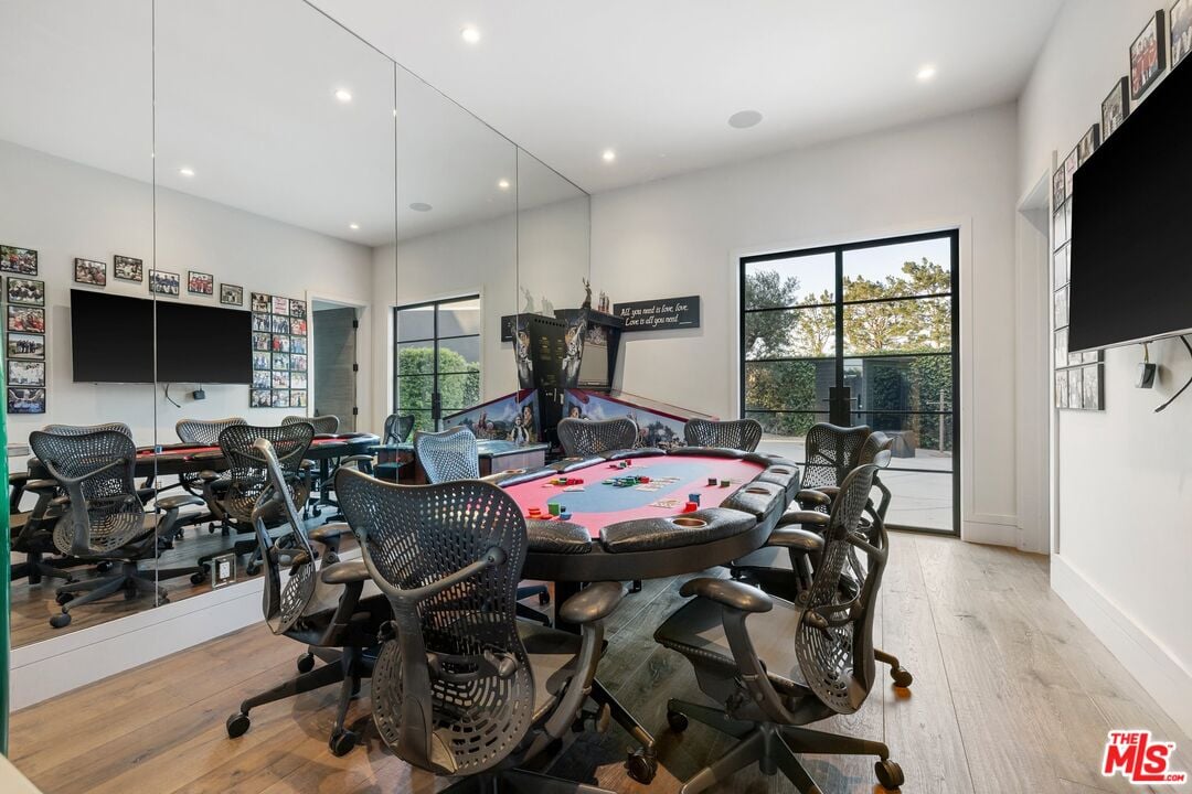 Stone Ridge Ln, 90077