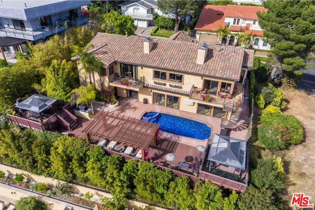 Celestia Crest, Venus Dr, 90046