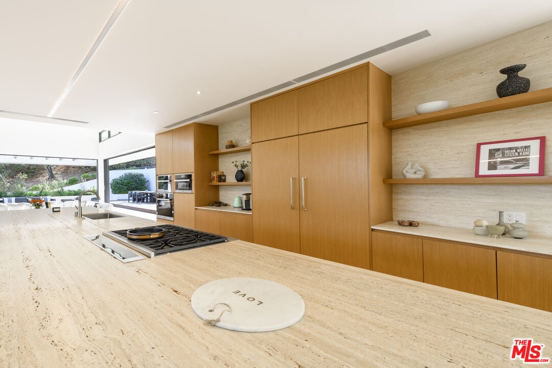 Pinnacle Manor, Willow Glen Rd, 90046