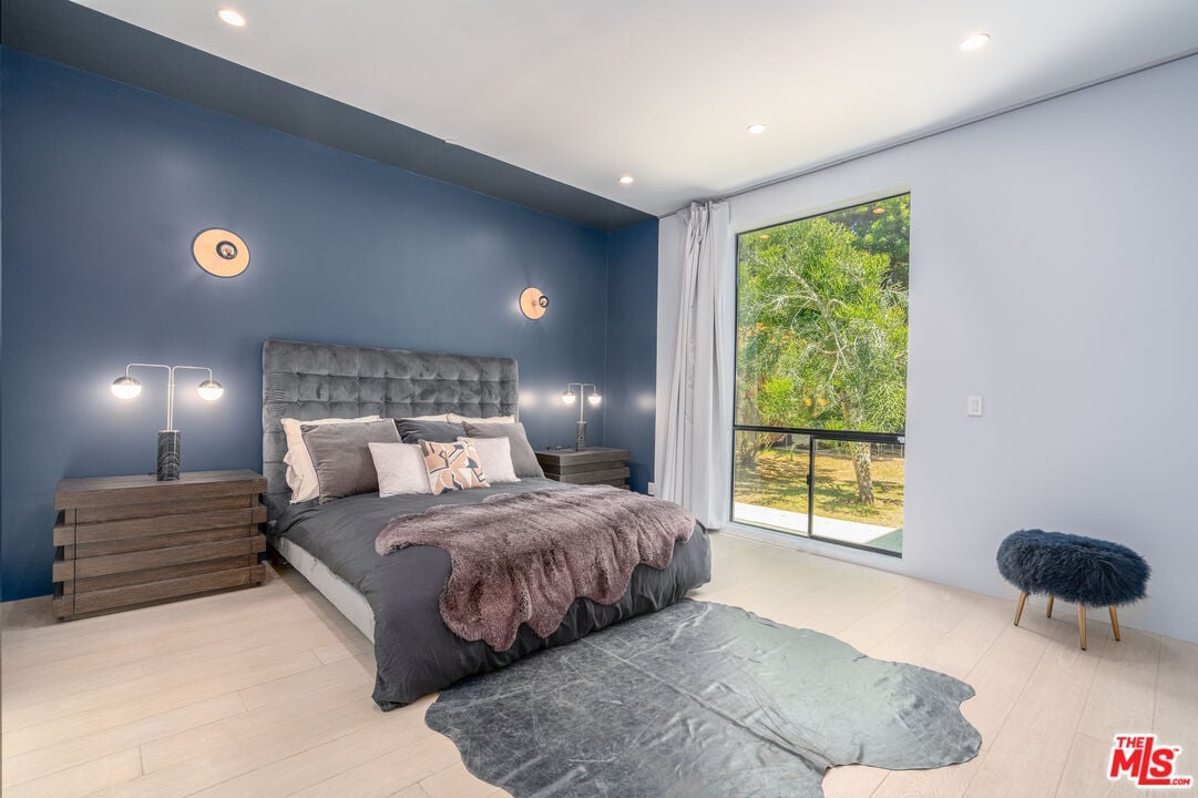 Meridian Reserve, Franklin Ave, 90046