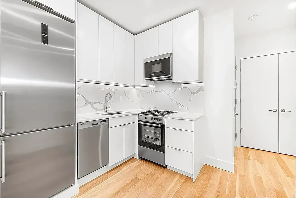 309 W 50th Street #4R
