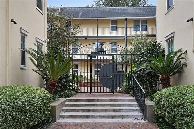 7444 Saint Charles Avenue Apartment 104