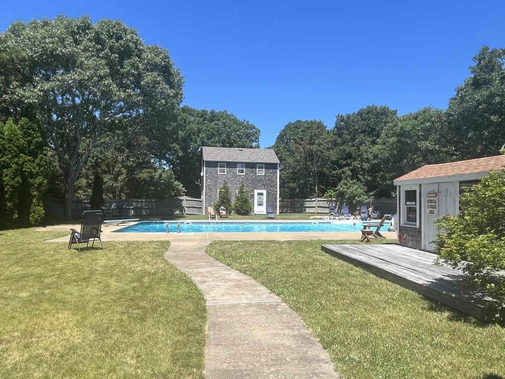225 Great Plains Rd