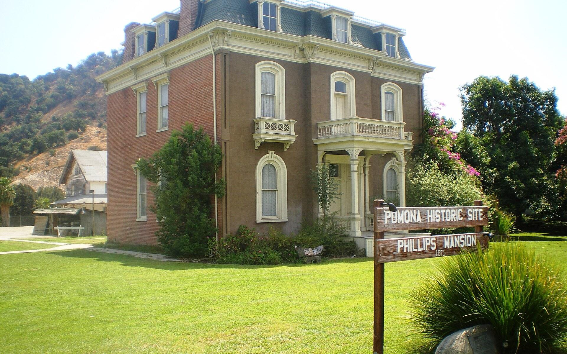 Phillips Mansion historic house in Pomona with lawn and mature trees