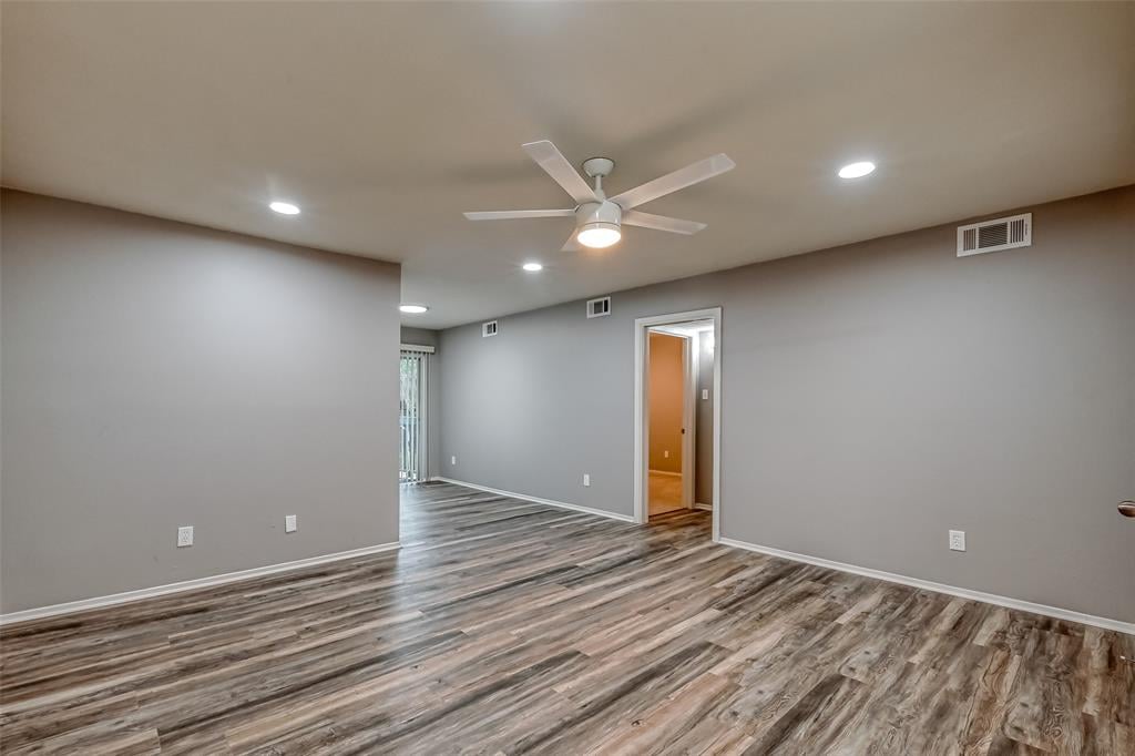 8211 Kingsbrook Rd, #205