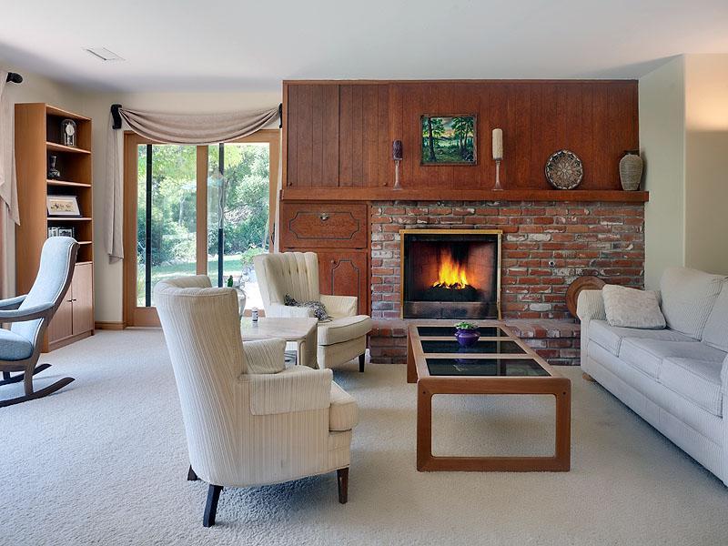 1365 Estrella Dr
