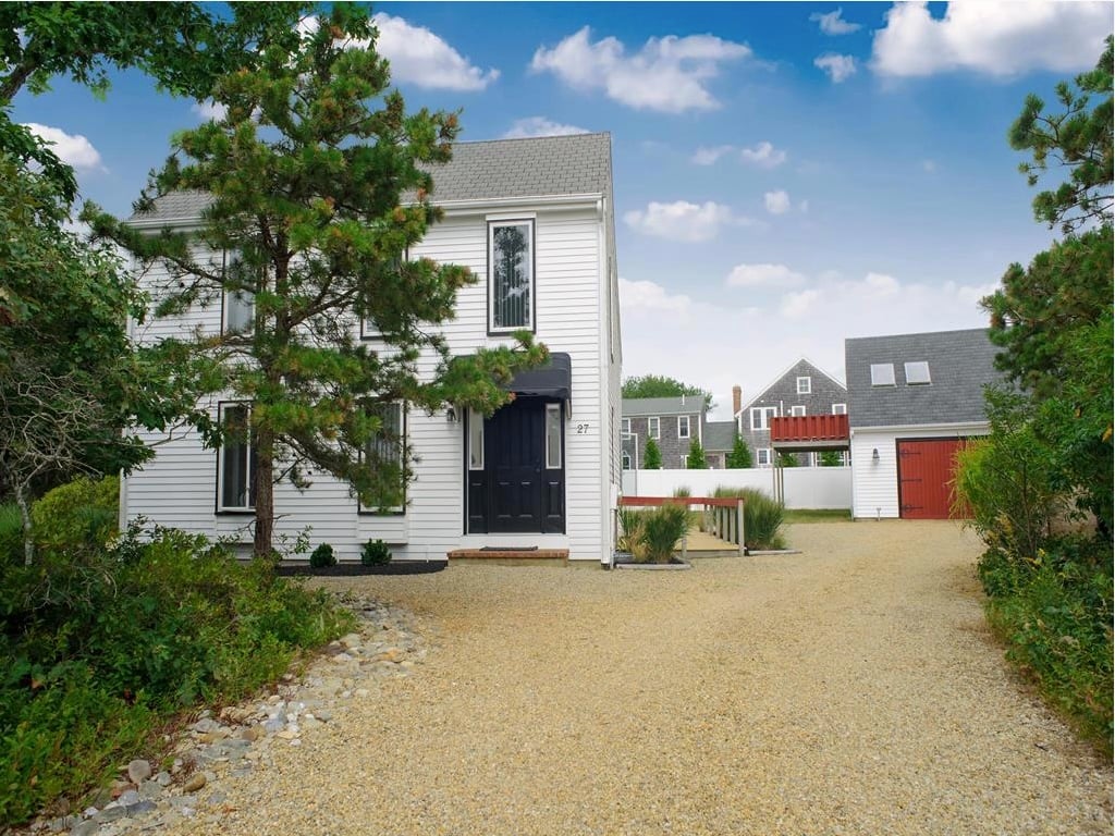 27 Schoolhouse Rd