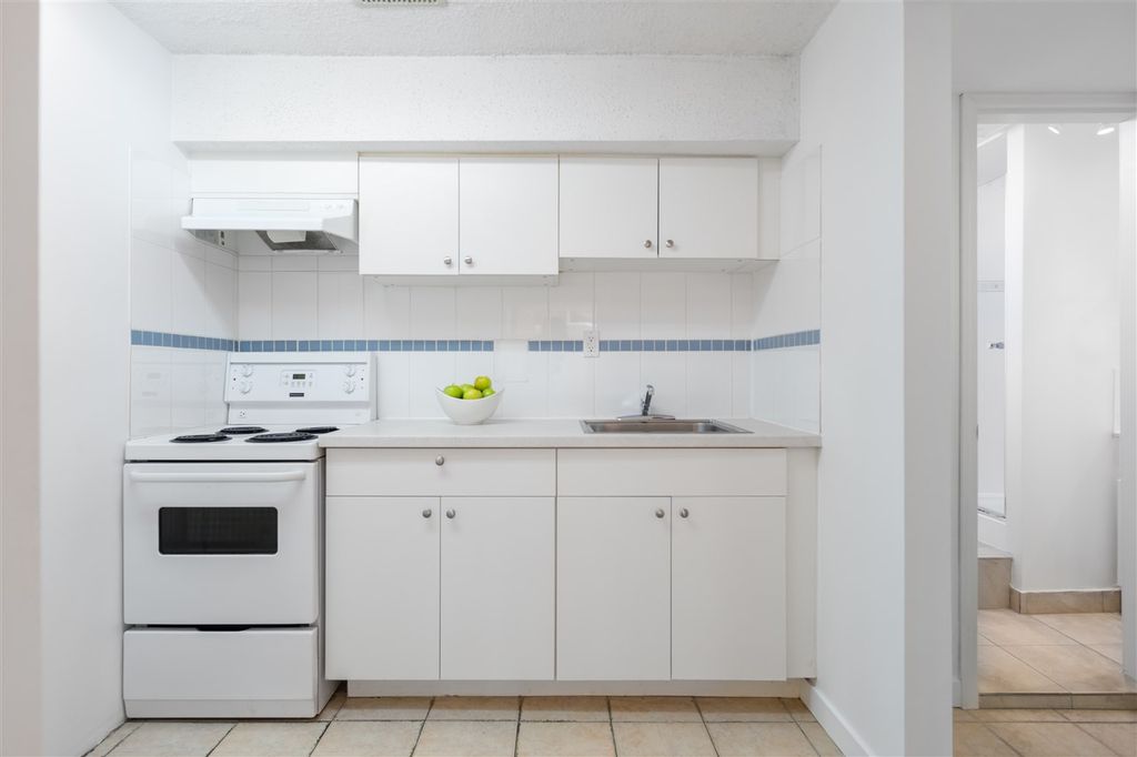 3680 Hennepin Ave