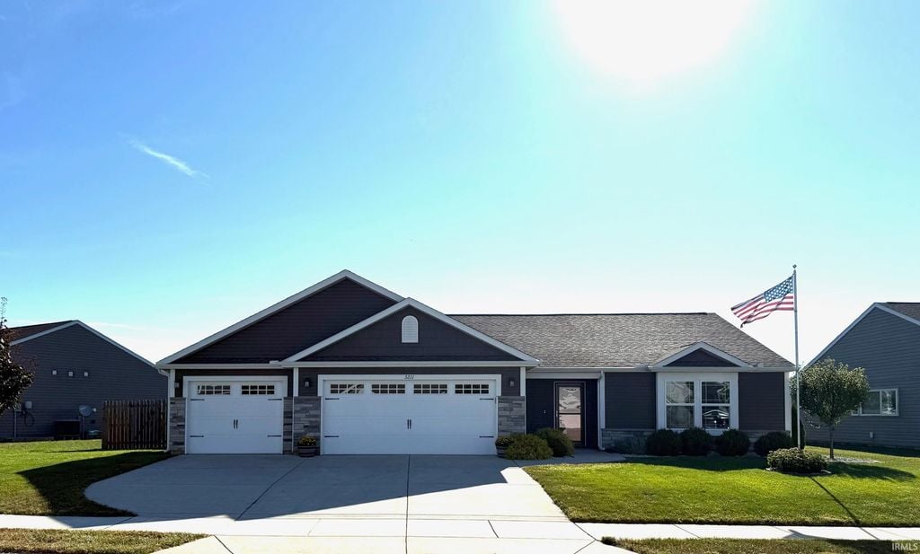 3211 Tanager Dr