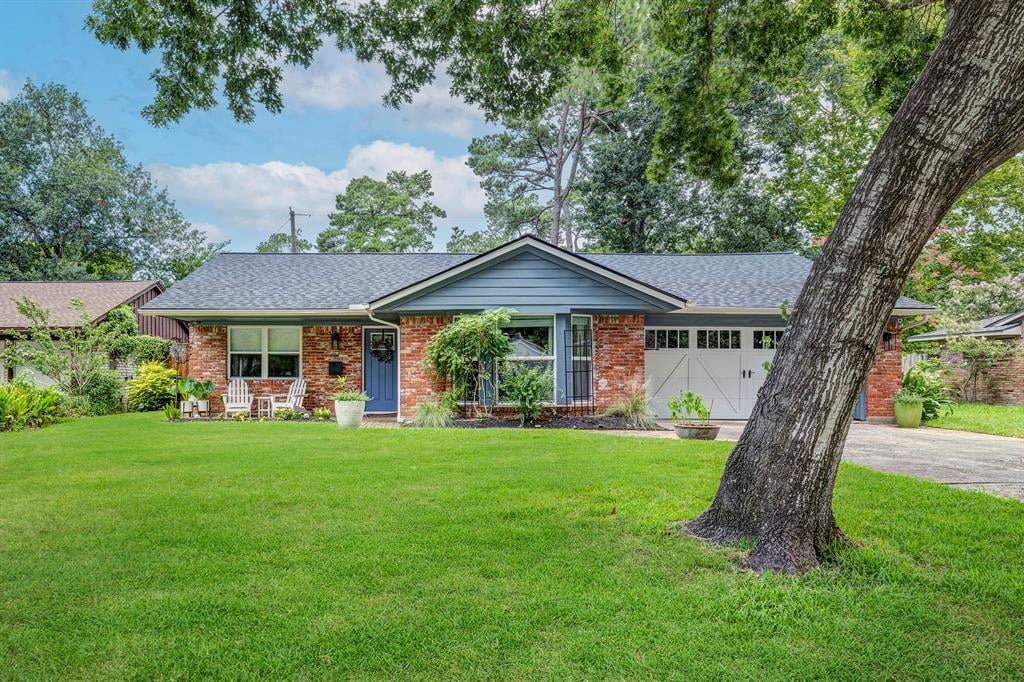 1907 Manila Ln