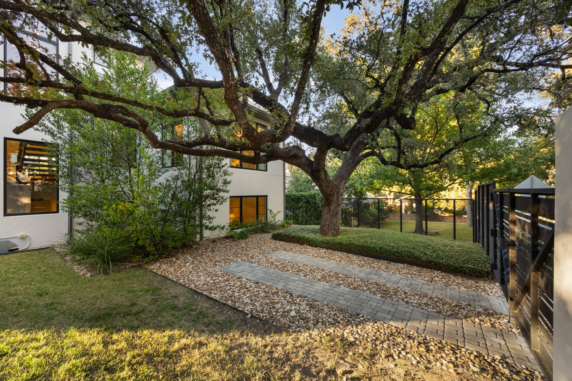 2900 Townes