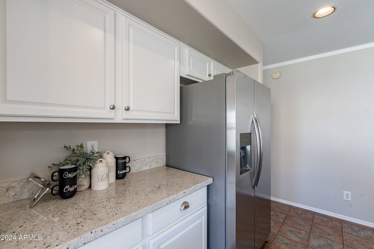 2222 E Arabian Dr