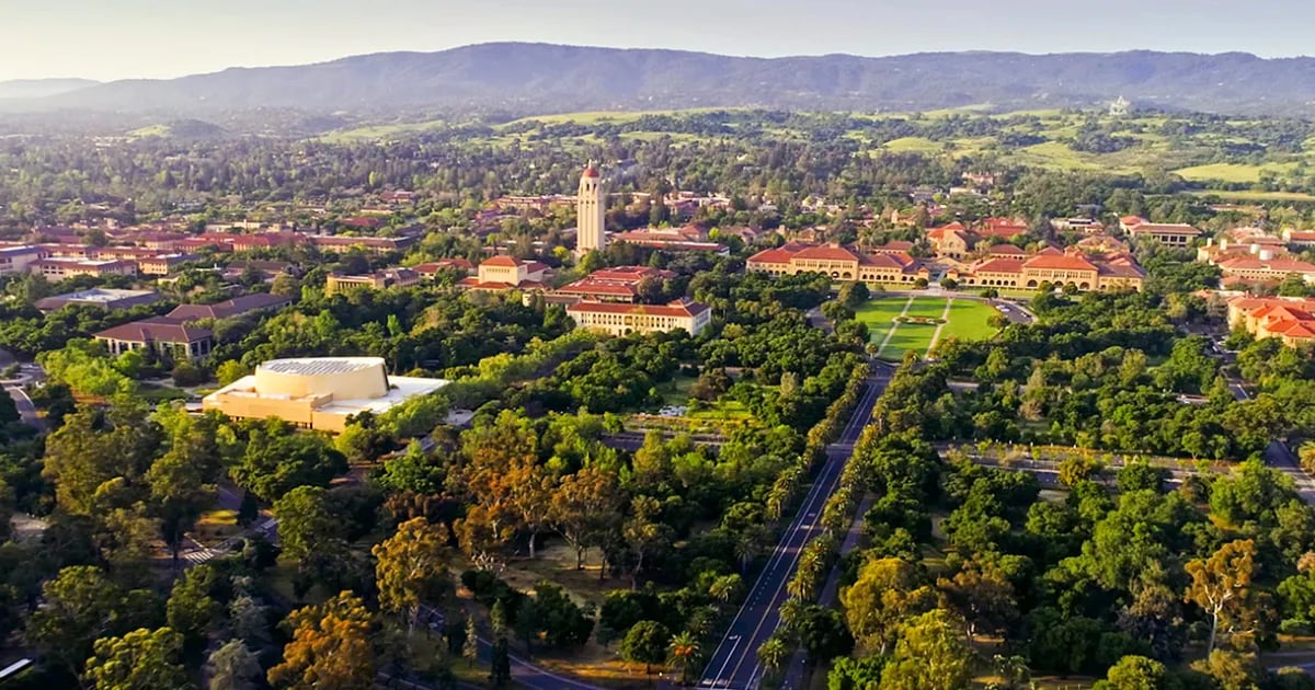 Neighborhoods in Los Altos and Palo Alto Worth a Serious Look