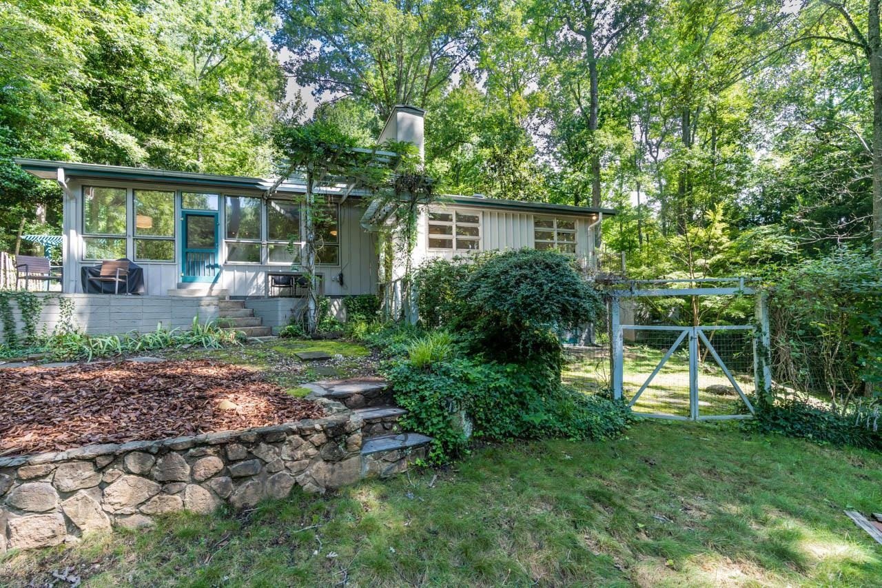 1120 Sourwood Dr