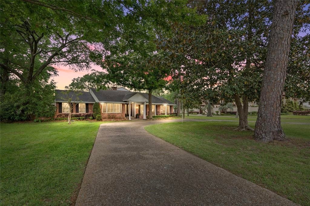 551 Pinehaven Dr