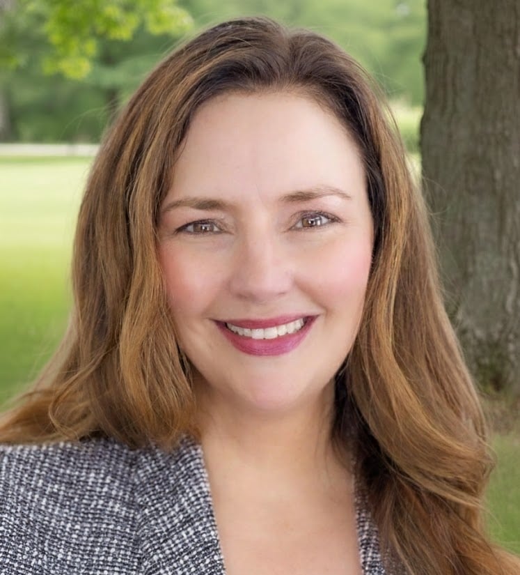 Renee McCammon Mystic, CT Real Estate Agent Headshot