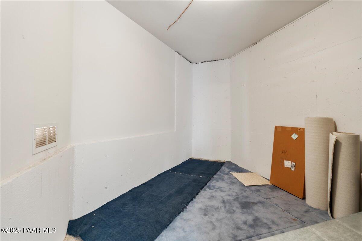 2780 Whispering Way Cir