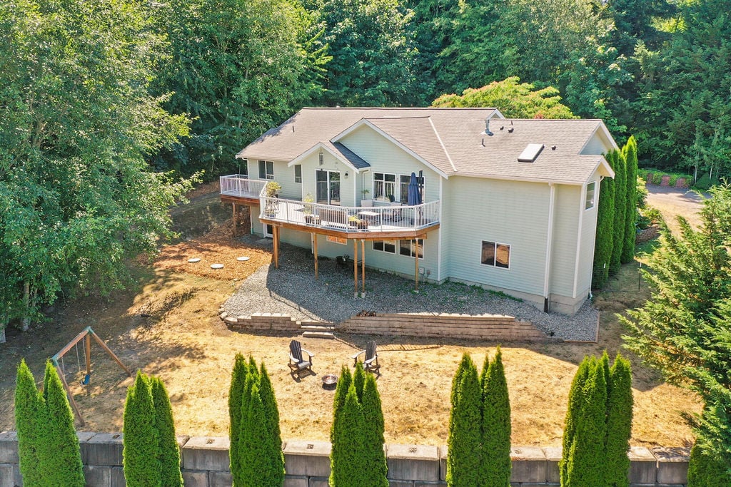 1069 NW Luoto Court