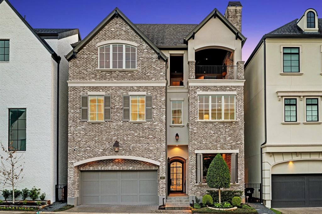 107 Memorial Parkview Dr