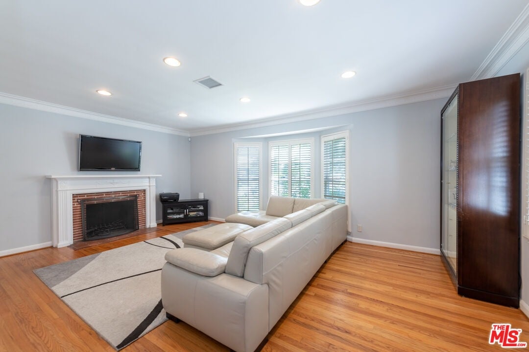 1455 S Roxbury Dr