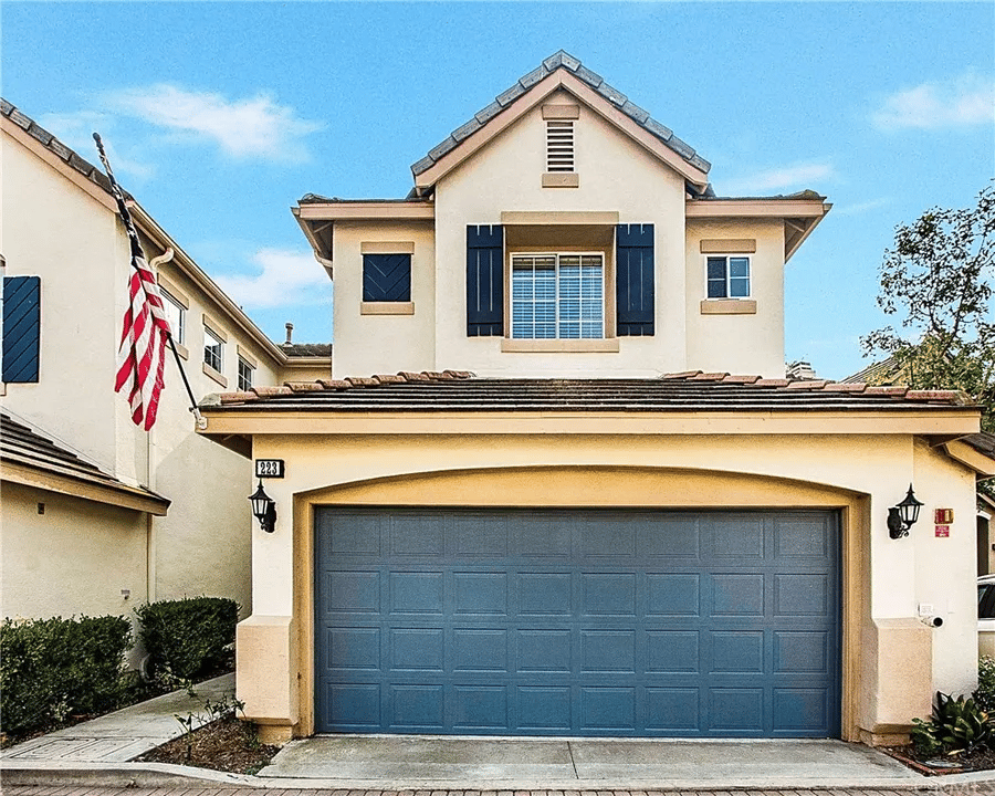 223 Seacountry Ln
