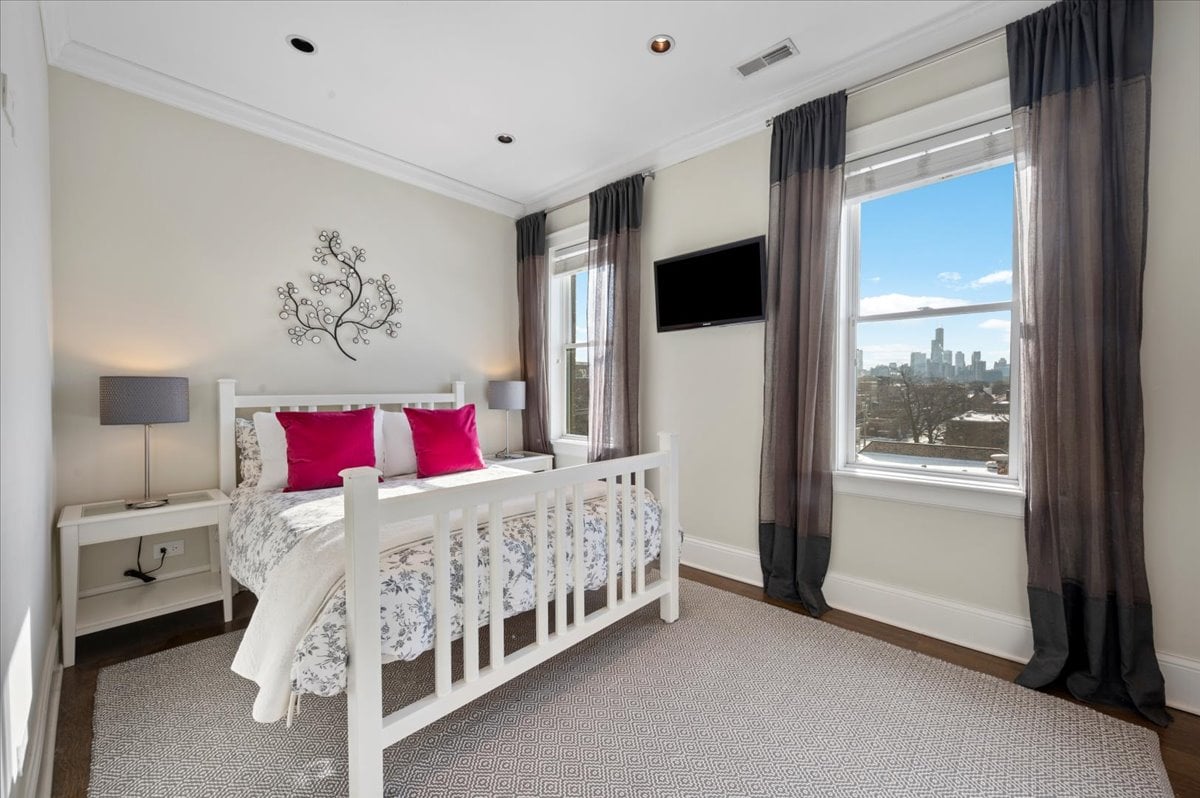 1821 N Larrabee Unit 2