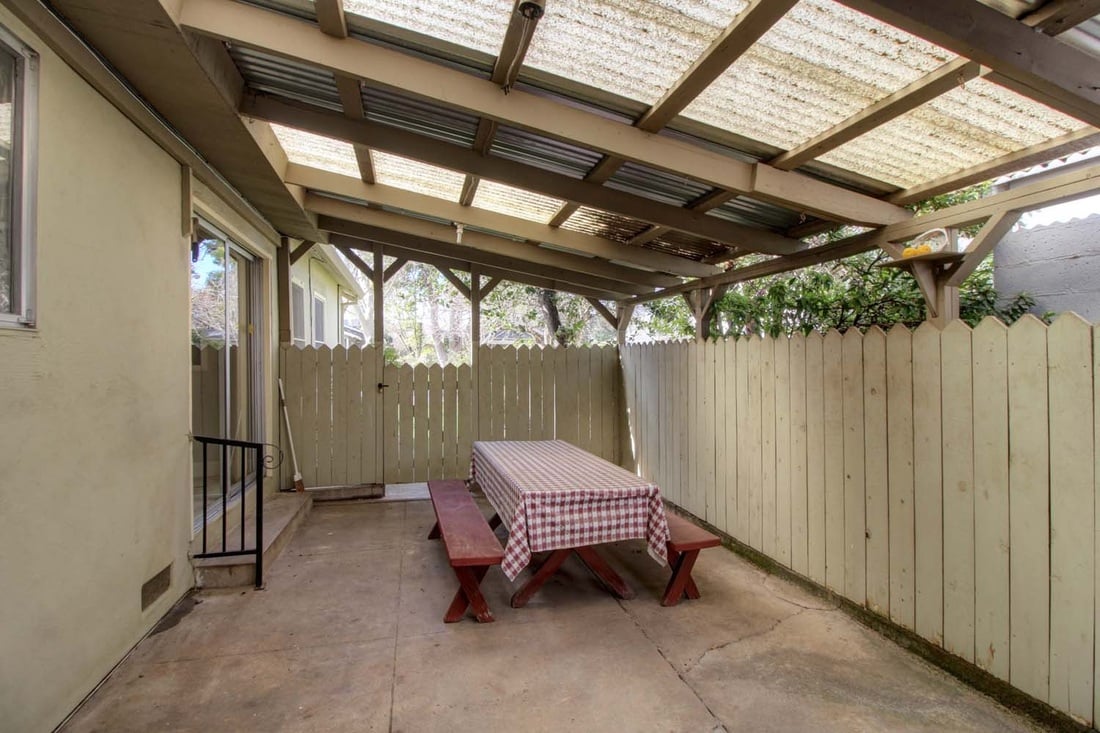 Just listed! Darling Elmhurst home