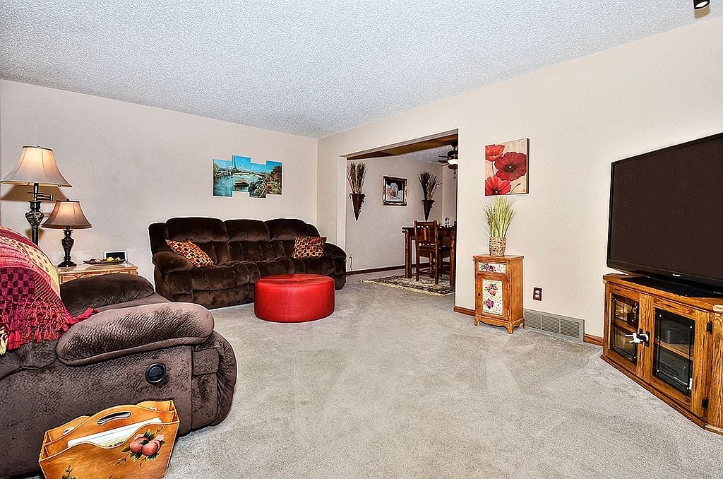 4338 Valencia Cir