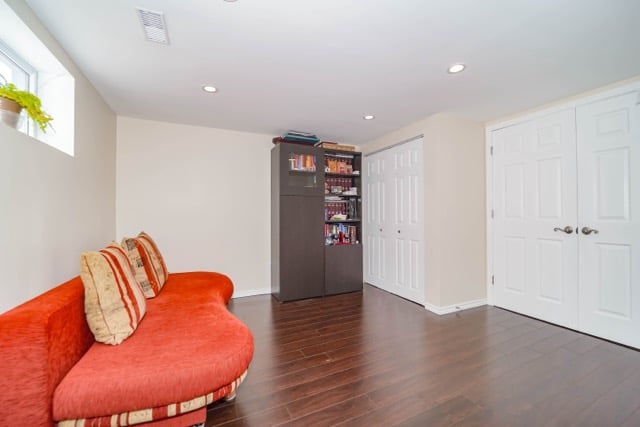3623 Holden Cres