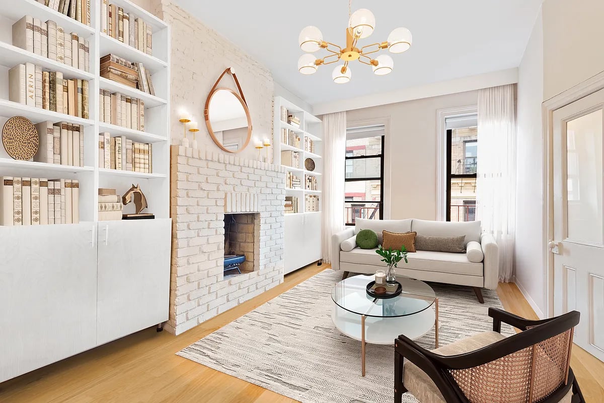 24 Cornelia Street Unit: 19