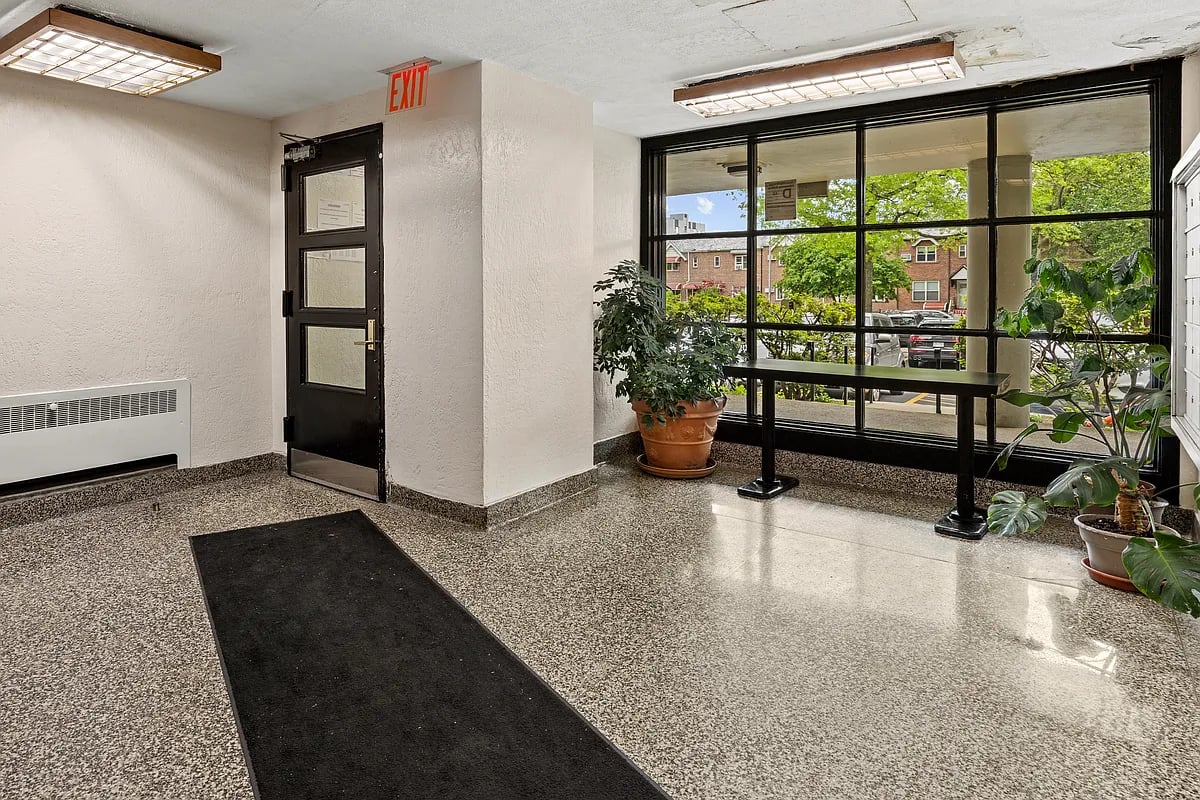 21-66 33rd Road Unit: 12B