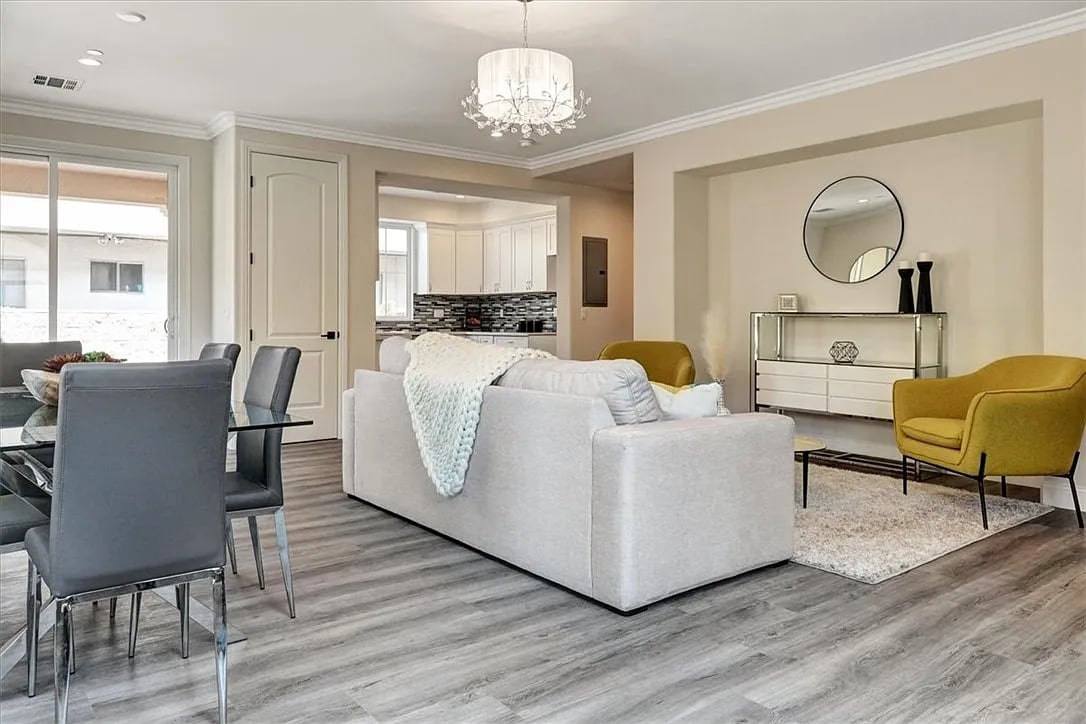 328 E Live Oak #4