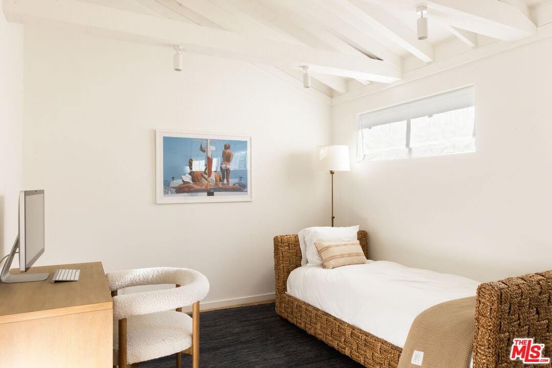 Echelon Pavilion, Grayfox St, 90265