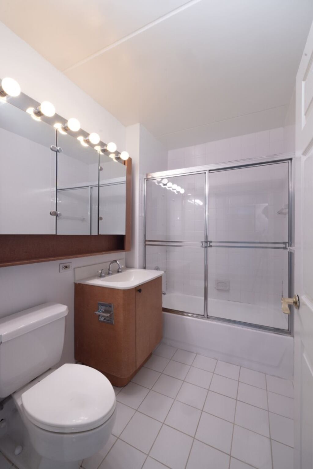 Manhattan/ No Fee/ No Security Deposit
