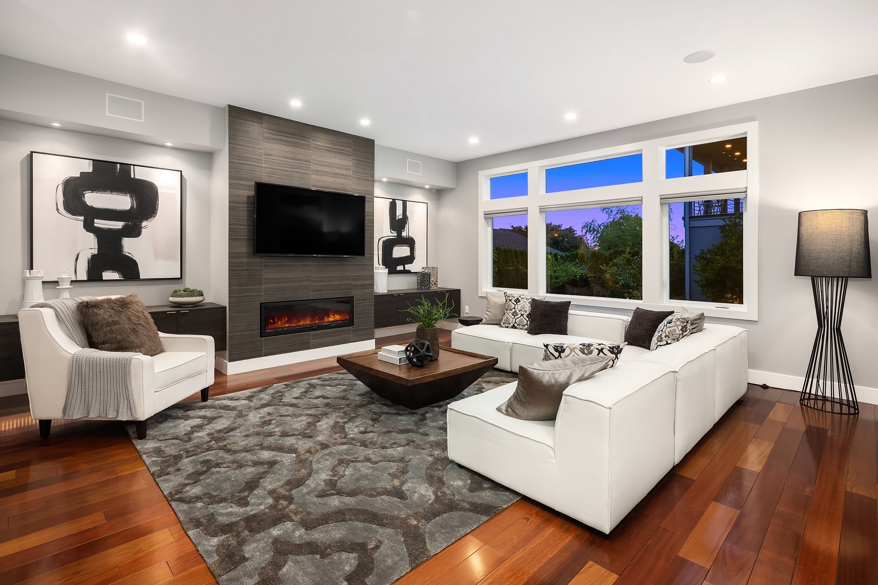 313 11th Ave W