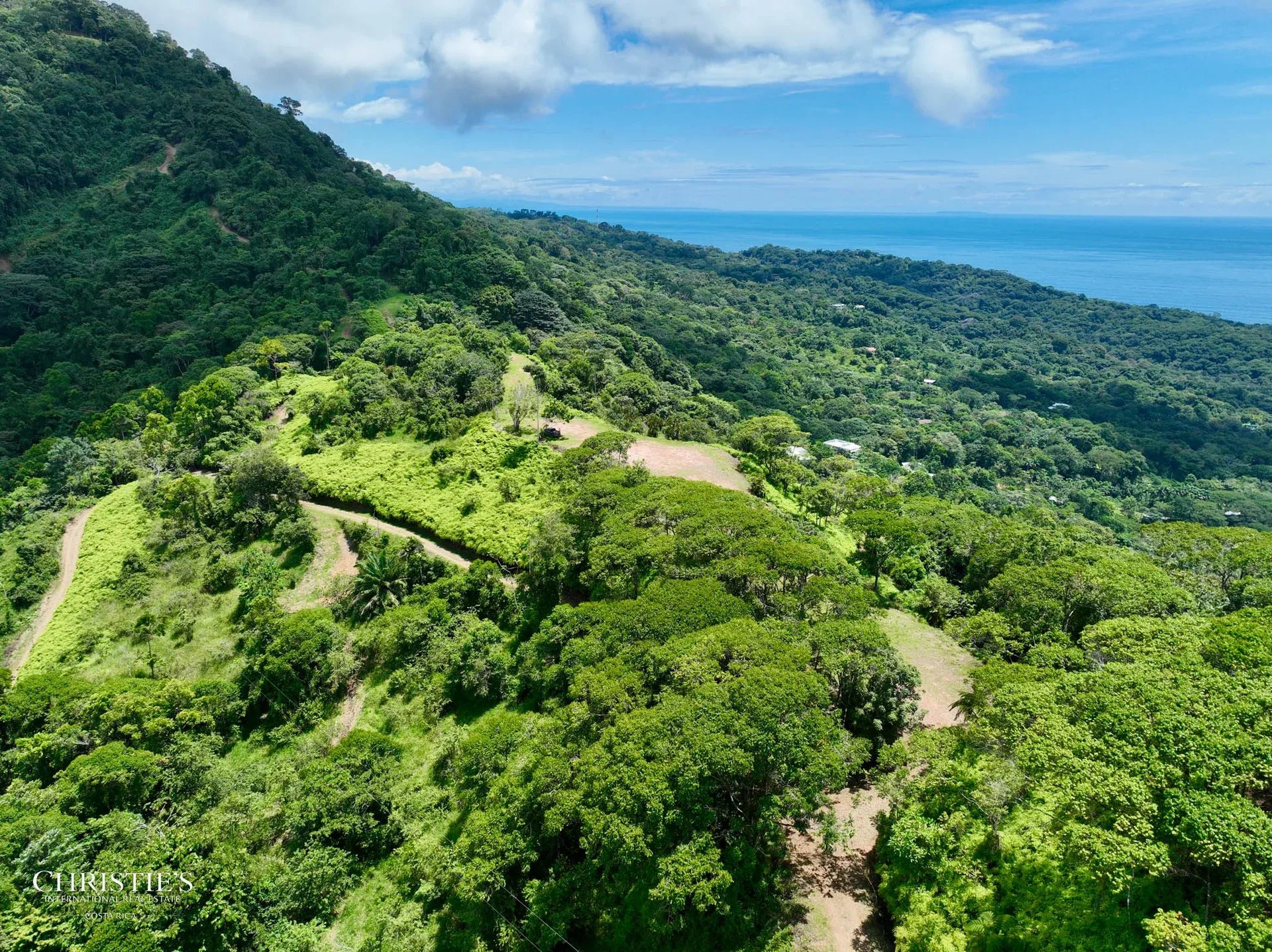 Luxury Farm Estate — 60 hectares of Breathtaking Views & Ultimate Privacy