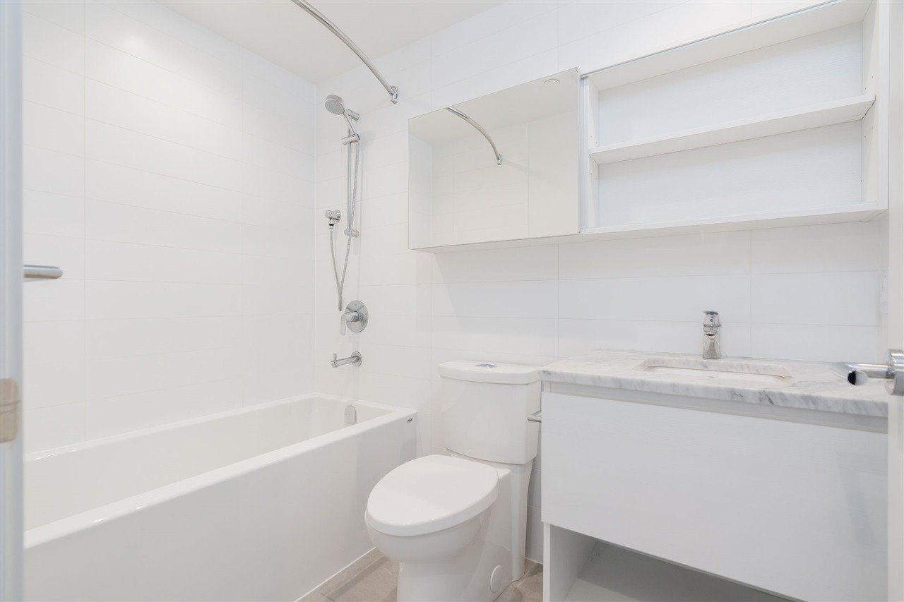 525 Foster Ave, #405