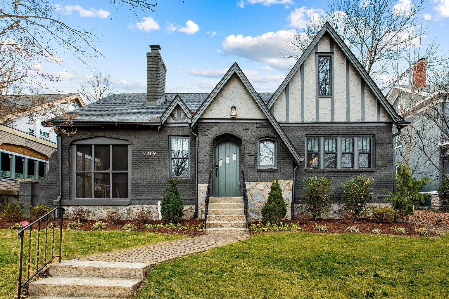 2809 Oakland Ave