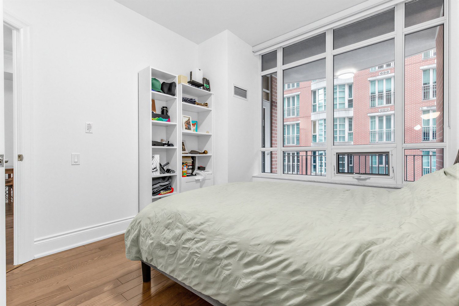 Leased: Beautifully Appointed 1-Bedroom Suite