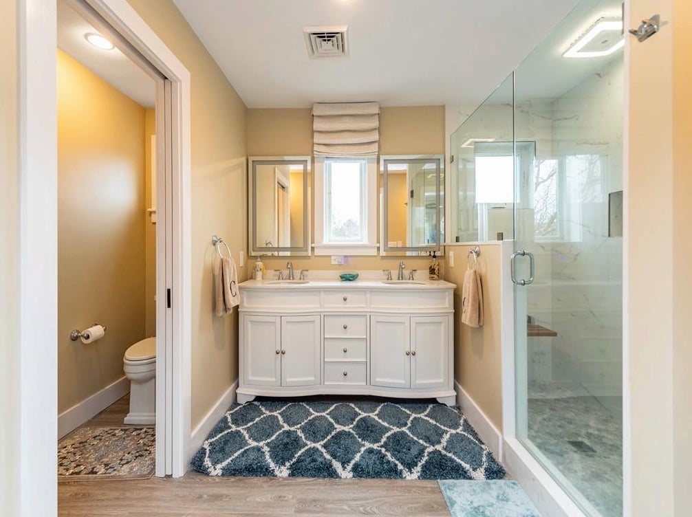 6 Schoolhouse Ln